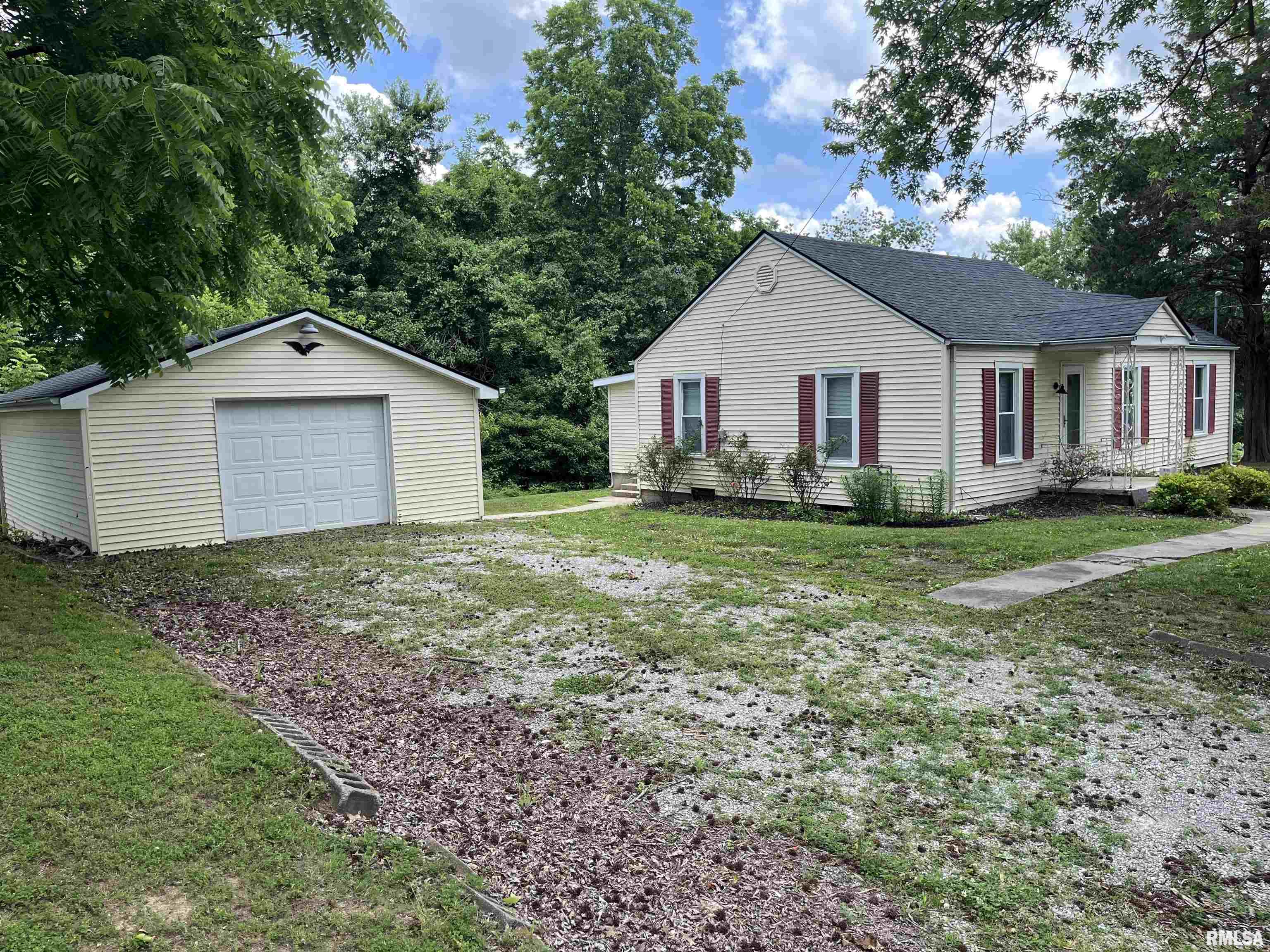 338 Warren Road Carbondale, IL 62901 - Photo 1 of 12