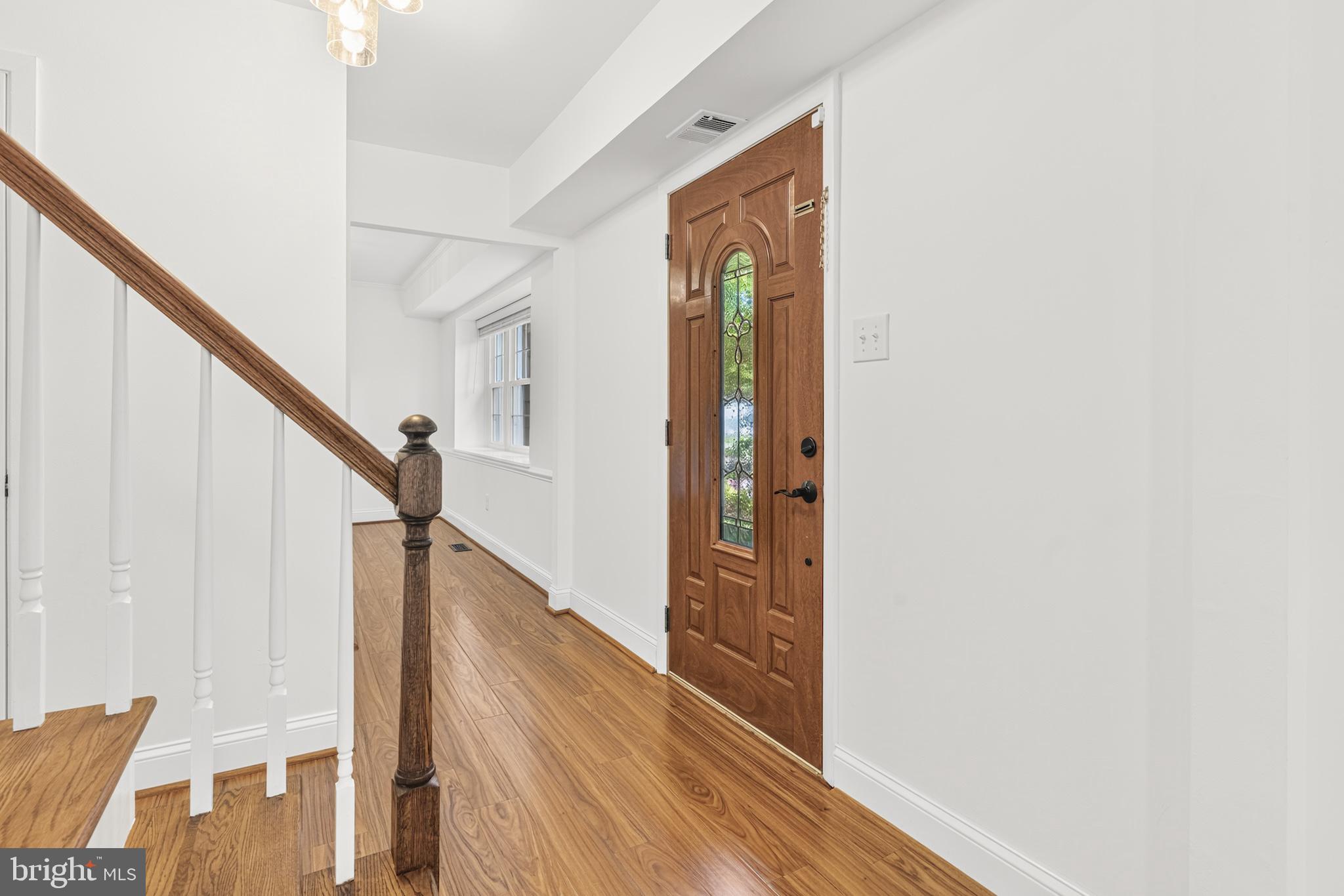 9005 Eastbourne Lane Laurel, MD 20708 - Photo 5 of 41 Front Entry