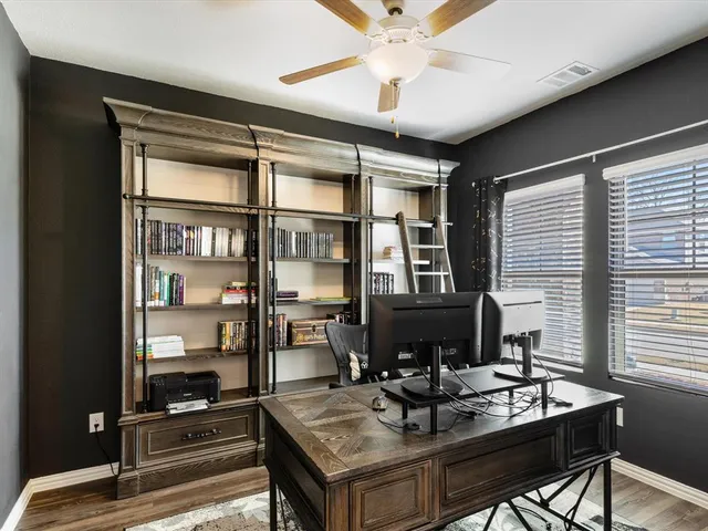 $495,000 | 223 Briarwood Lane, Lake Dallas, TX 75065