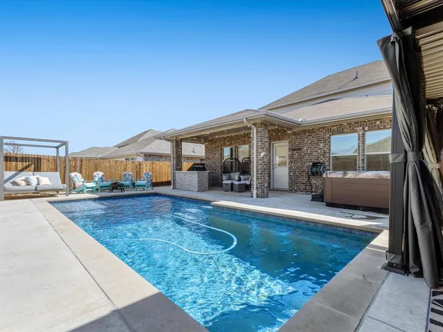 $495,000 | 223 Briarwood Lane, Lake Dallas, TX 75065