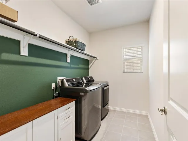 $495,000 | 223 Briarwood Lane, Lake Dallas, TX 75065