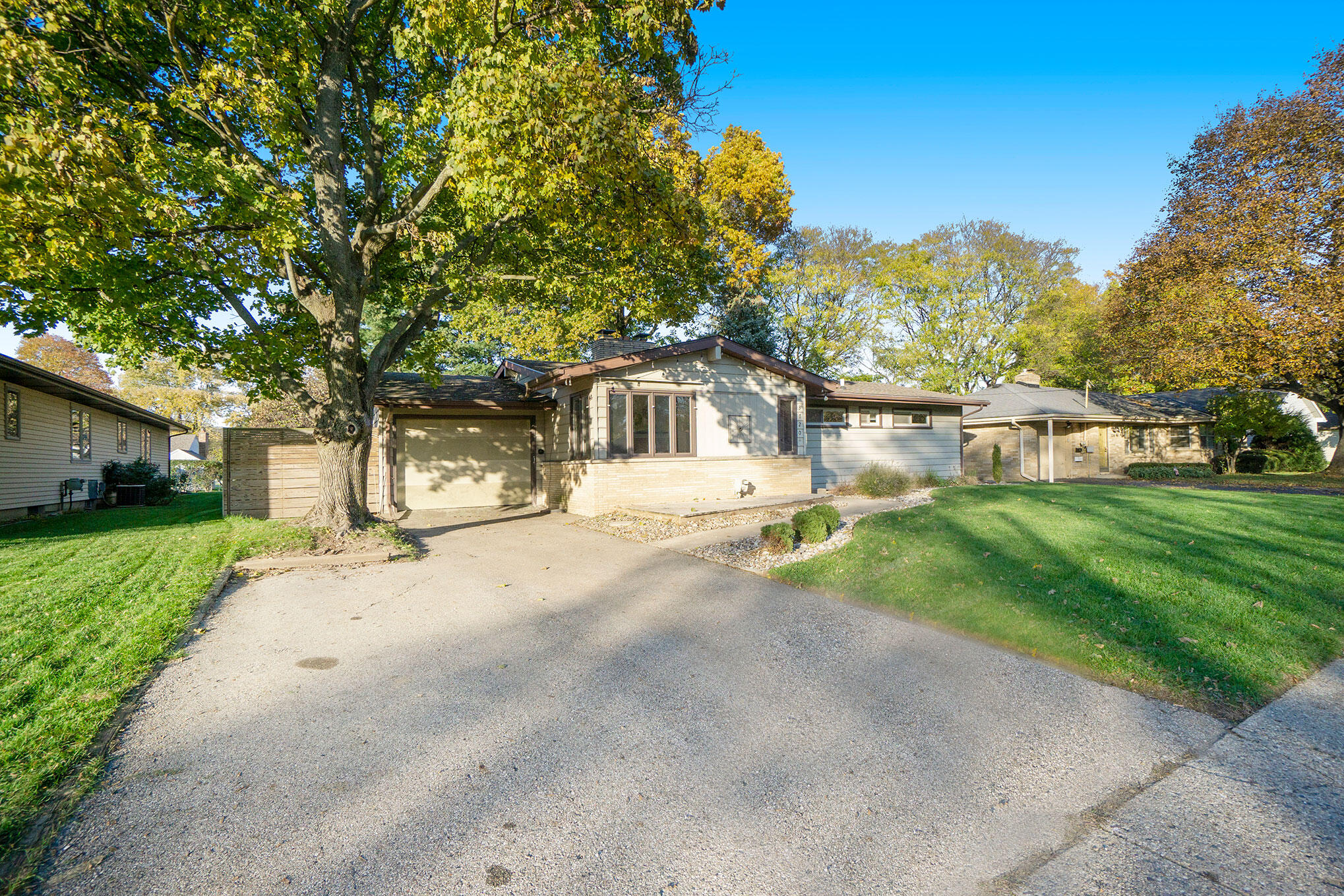 3720 Grace Road Kalamazoo, MI 49006 - Photo 1 of 26 DSC07806