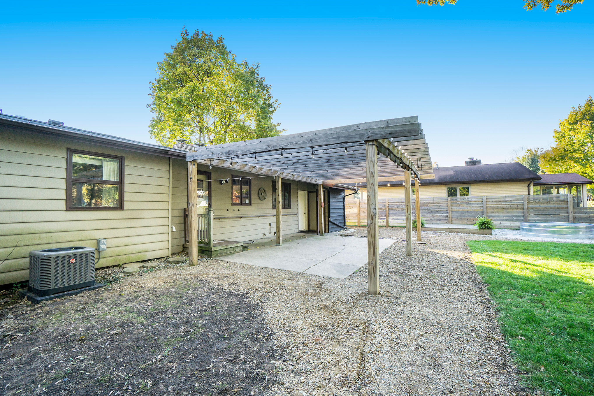 3720 Grace Road Kalamazoo, MI 49006 - Photo 4 of 26 DSC07812
