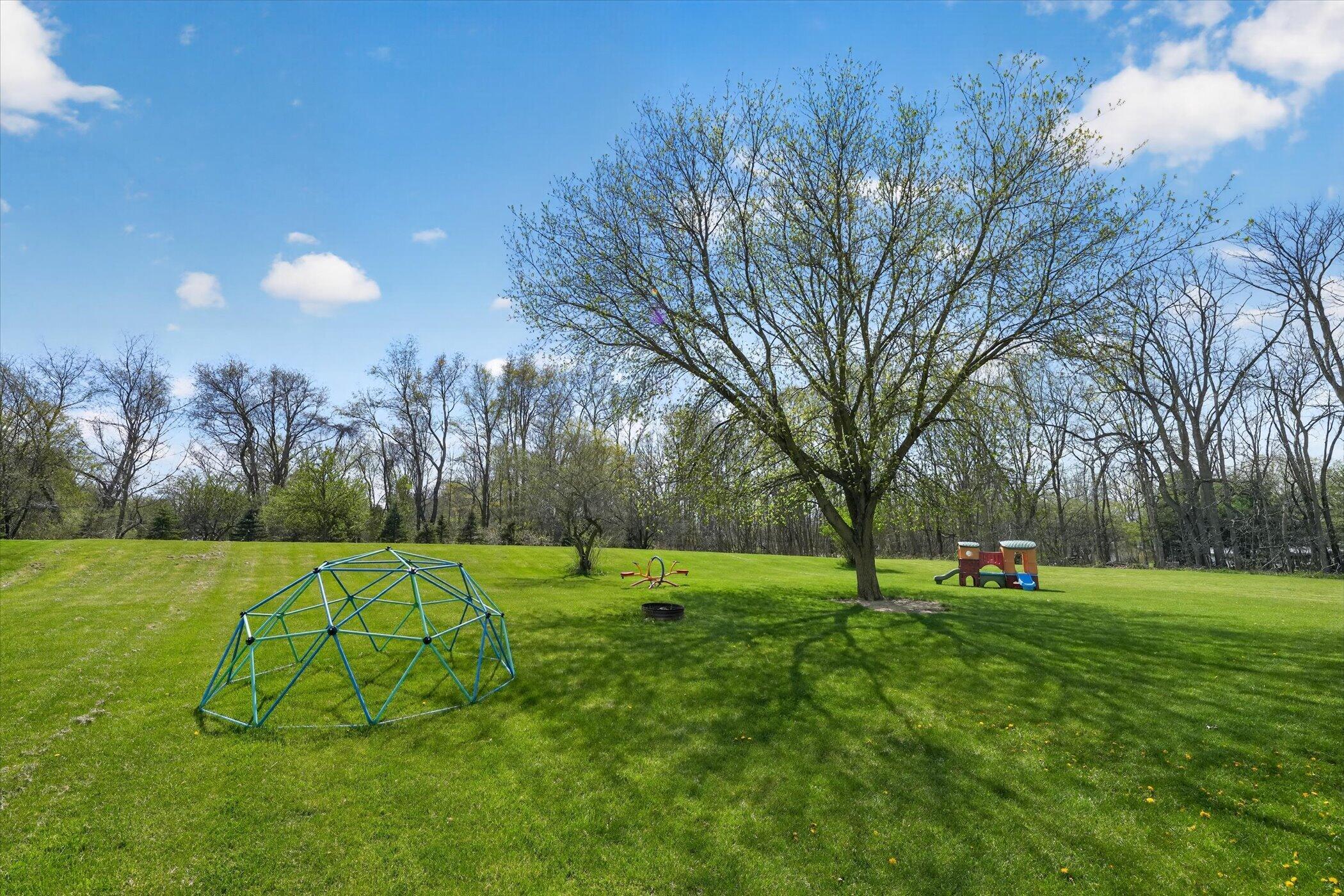 86 Fox Meadows Court Howell, MI 48843 - Photo 34 of 37 34-86-Fox-Meadows-Ct-WindowStill-Real-Es