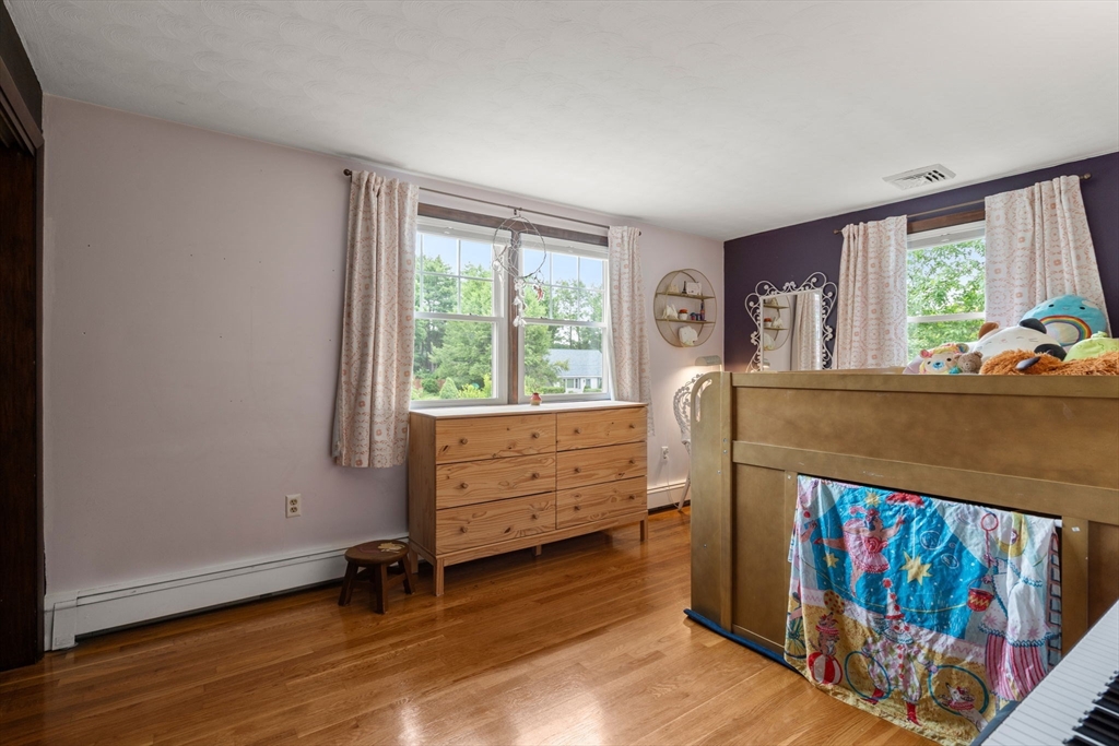 8 Birchwood Road Hudson, MA 01749 - Photo 19 of 36
