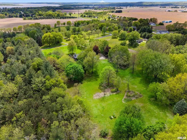 $330,000 | 3207 East Hidden Valley Lane, Chillicothe, IL 61523