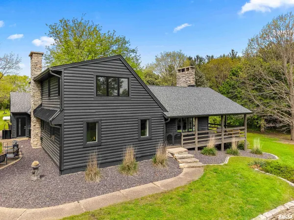 $330,000 | 3207 East Hidden Valley Lane, Chillicothe, IL 61523