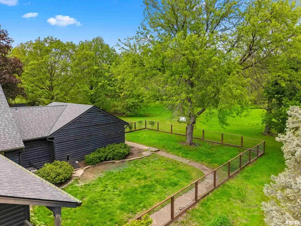 $330,000 | 3207 East Hidden Valley Lane, Chillicothe, IL 61523