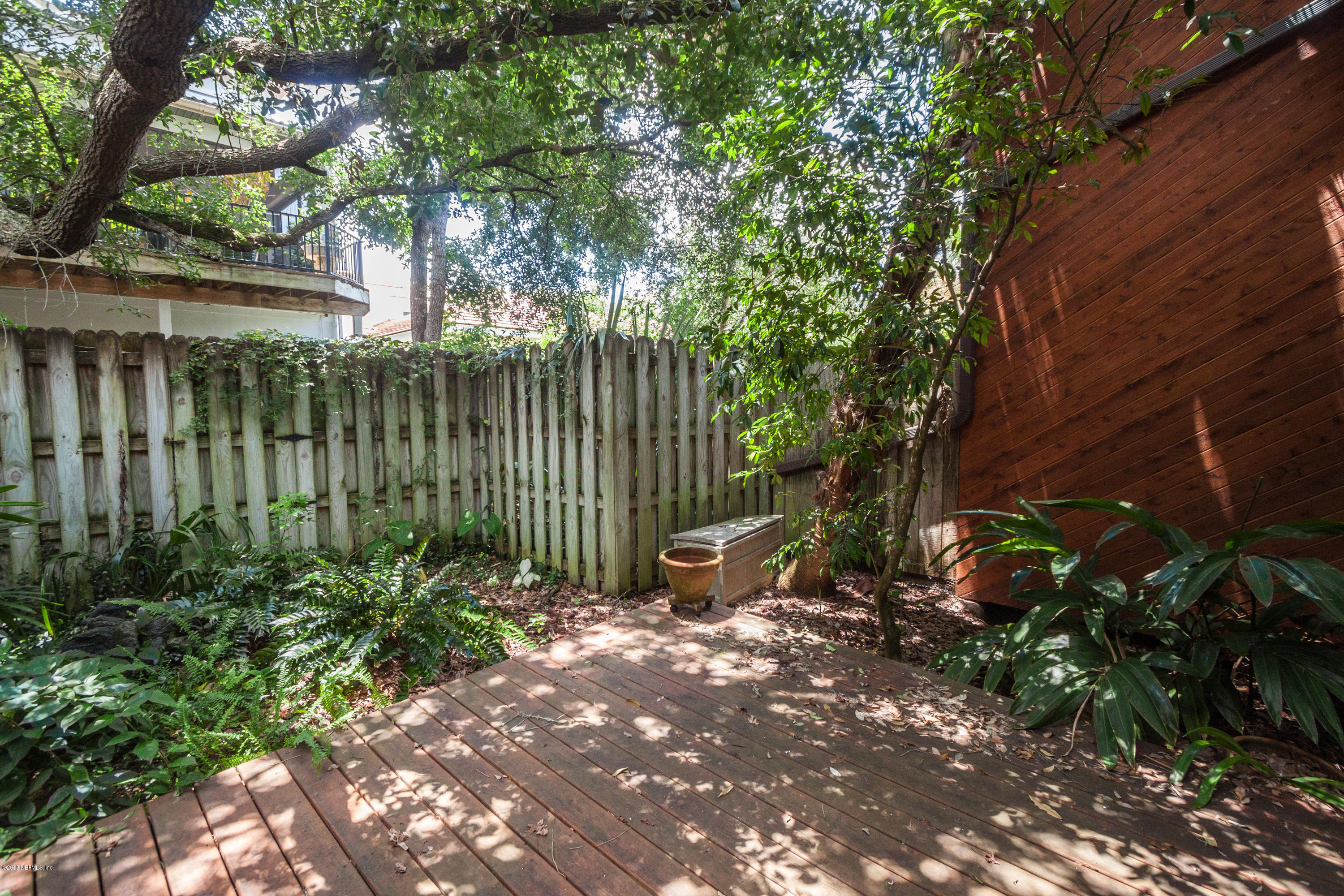 2277 Seminole Road, Unit C Atlantic Beach, FL 32233 - Photo 8 of 27 fenced yard