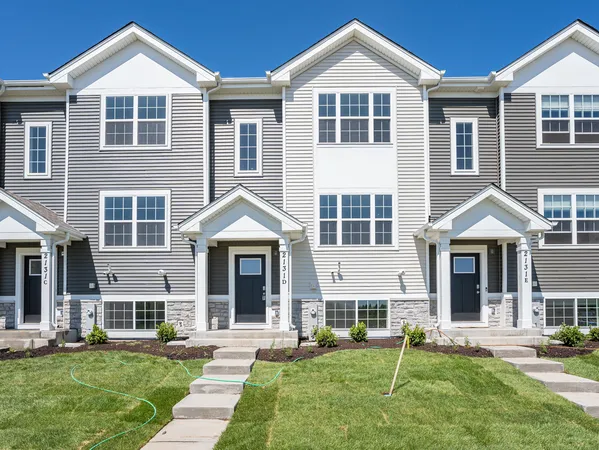 $2,200 | 2131 Sassafras Way, Unit D, Wonder Lake, IL 60097