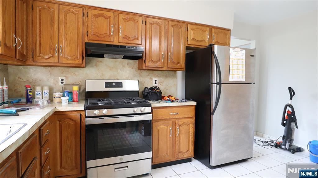 538 Hillside Street, Unit 2 Ridgefield, NJ 07657 - Photo 31 of 35