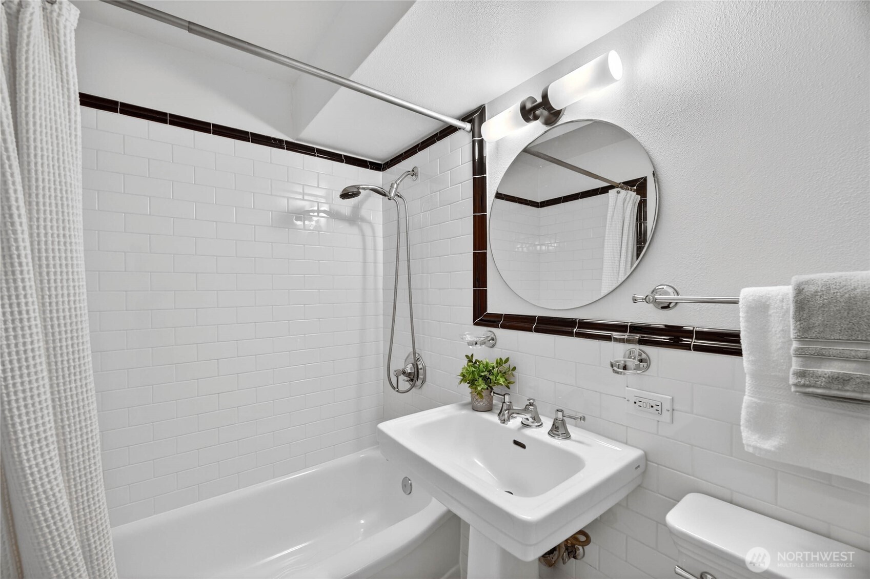 1105 Spring Street, Unit 1011 Seattle, WA 98104 - Photo 11 of 25