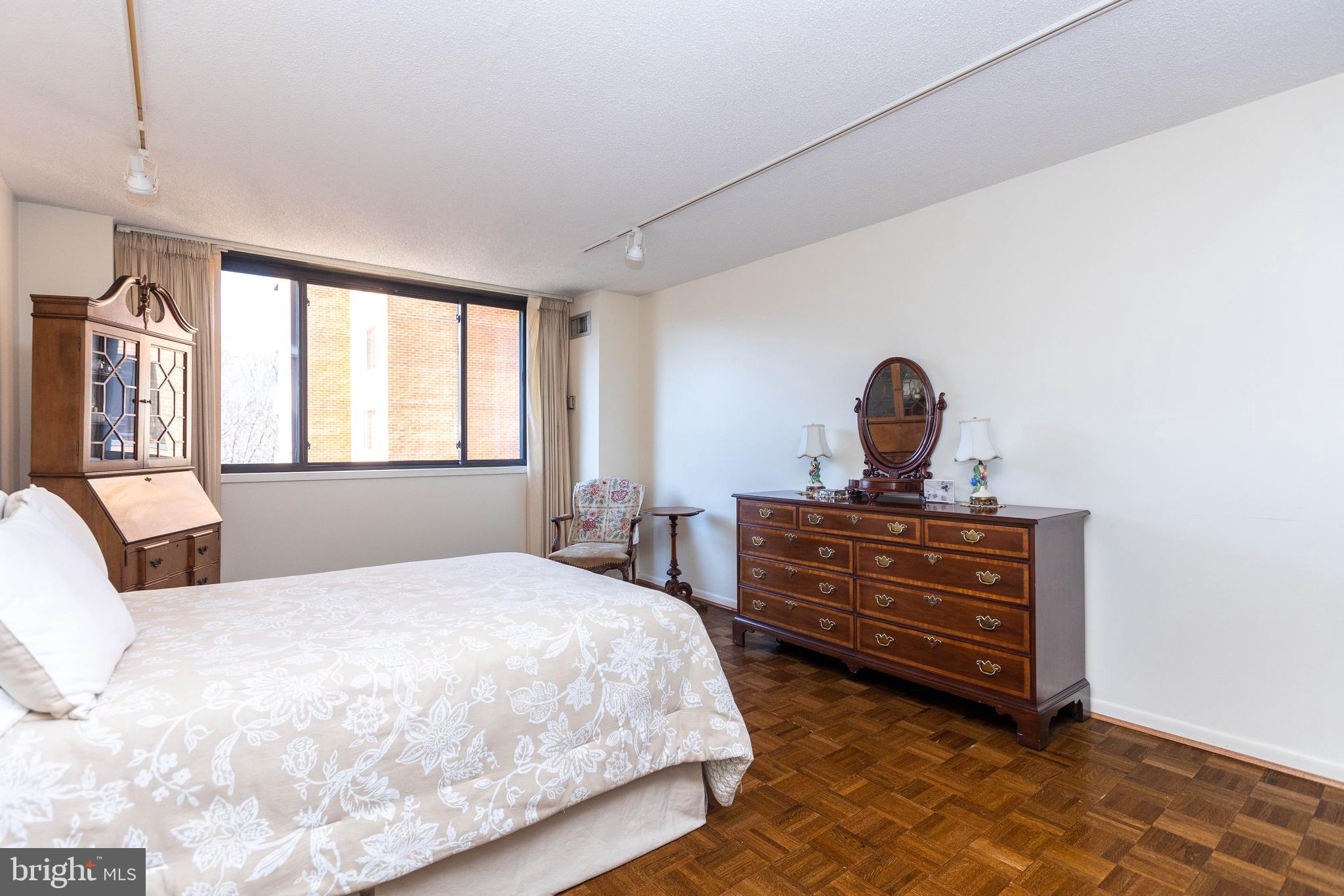 111 Hamlet Hill Road, Unit 906 Baltimore, MD 21210 - Photo 22 of 28 West facing windows provide abundant light!