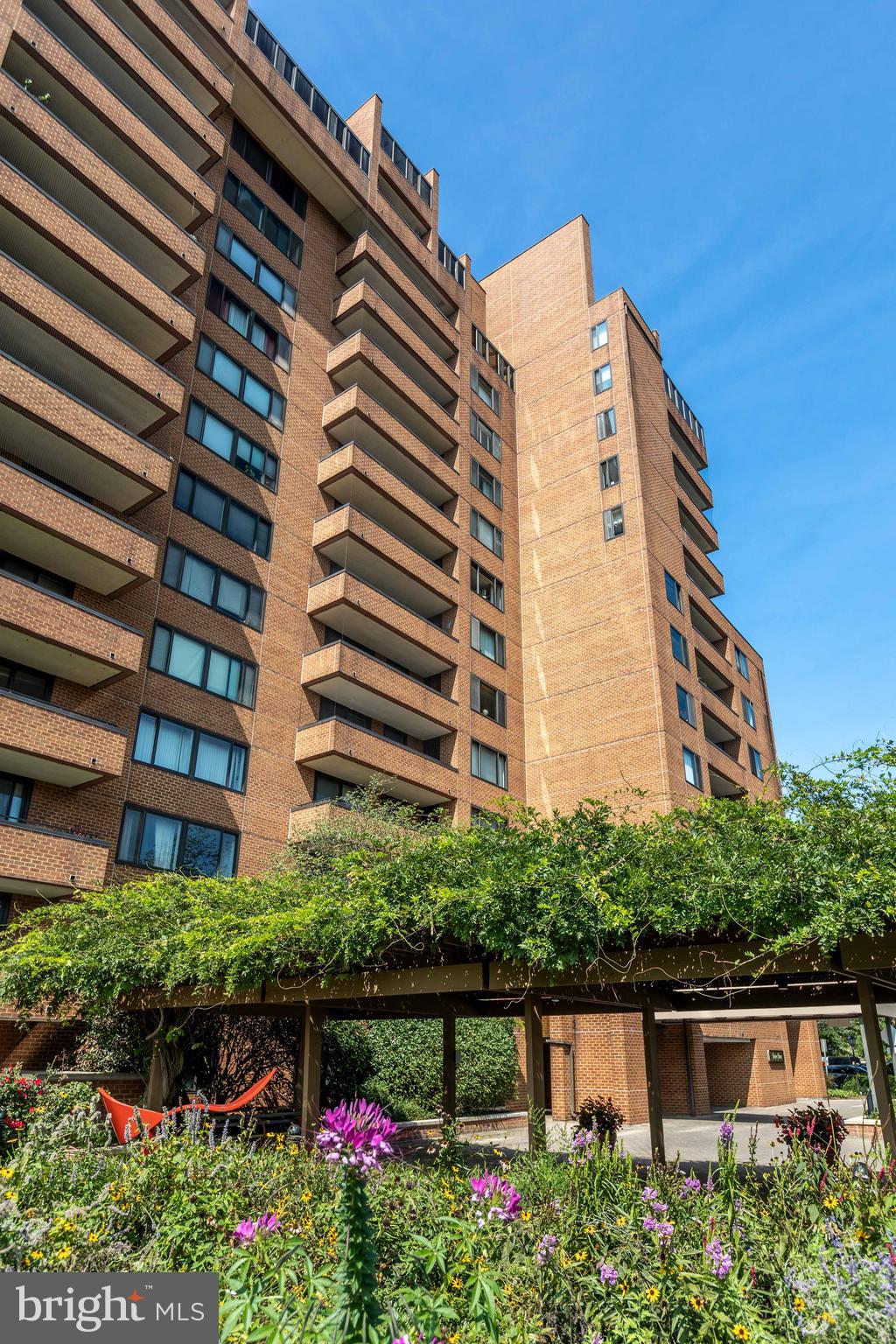 111 Hamlet Hill Road, Unit 906 Baltimore, MD 21210 - Photo 3 of 28 Gallery Image 3