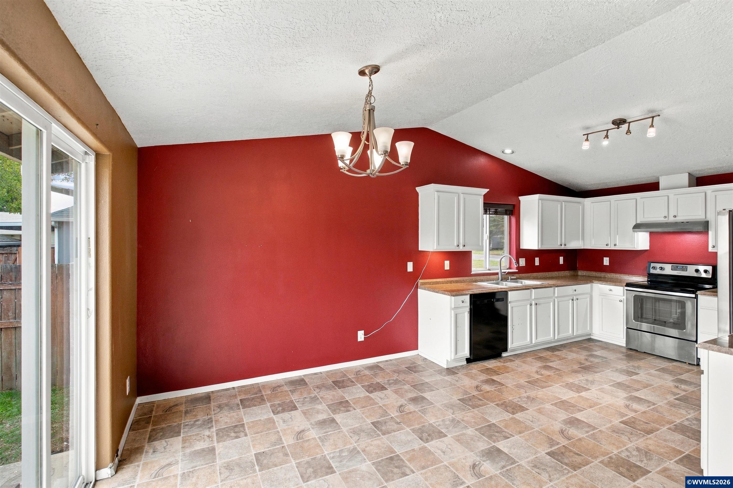 1840 Chemawa Road Northeast Keizer, OR 97303 - Photo 7 of 26 Gallery Image 7
