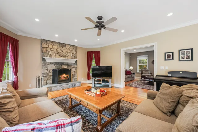 $1,195,000 | 28 Sunnyview Drive, Redding, CT 06896