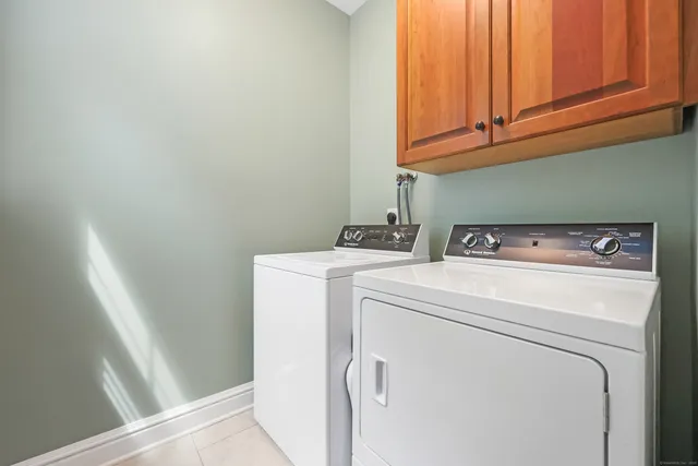 $1,195,000 | 28 Sunnyview Drive, Redding, CT 06896