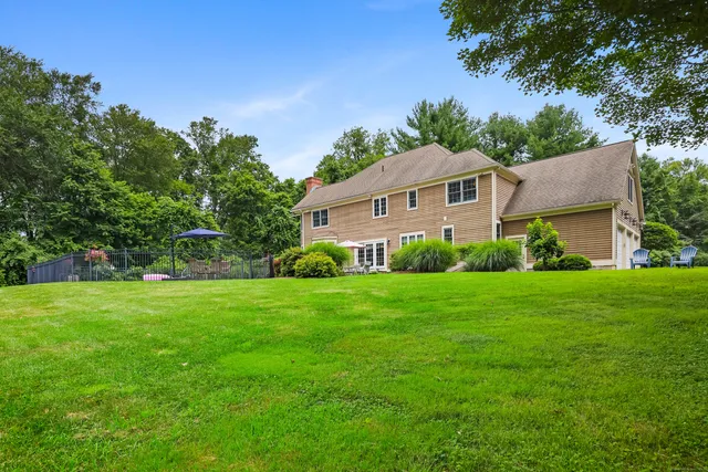 $1,195,000 | 28 Sunnyview Drive, Redding, CT 06896