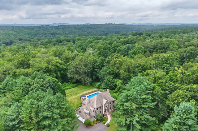 $1,195,000 | 28 Sunnyview Drive, Redding, CT 06896