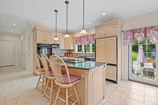 $1,195,000 | 28 Sunnyview Drive, Redding, CT 06896