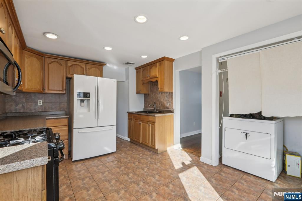 631 Valley Street Orange, NJ 07050 - Photo 17 of 36