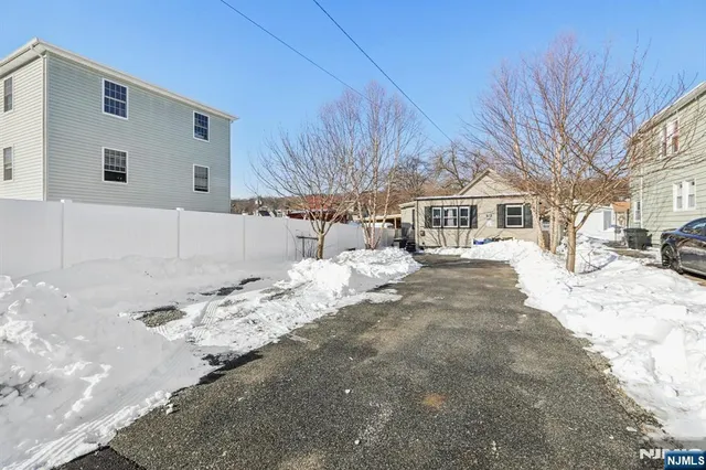$395,000 | 631 Valley Street, Orange, NJ 07050