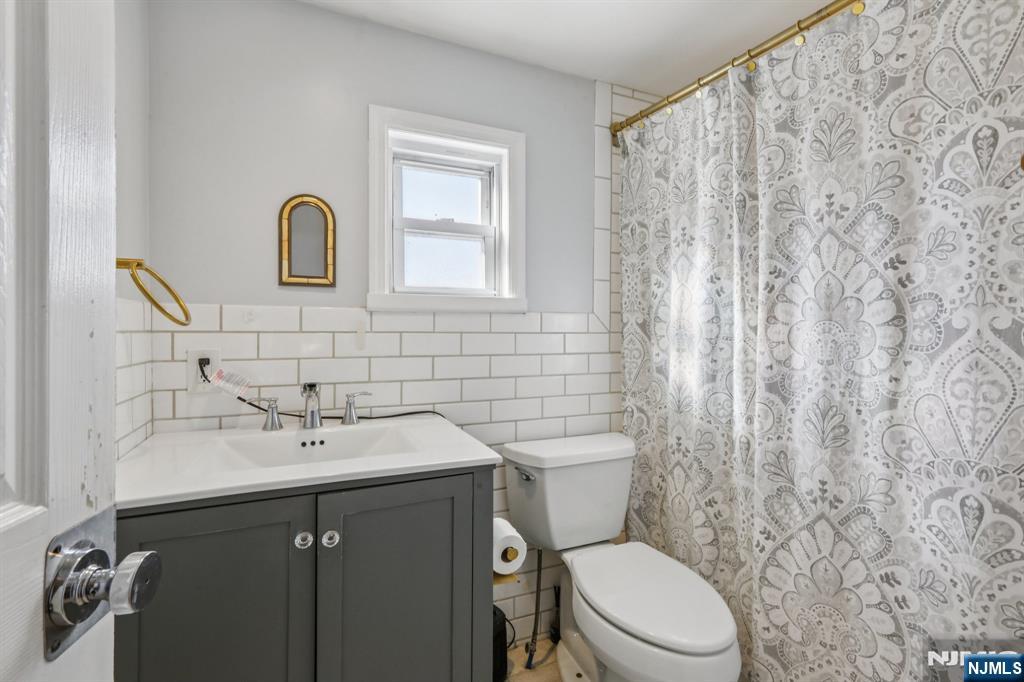 631 Valley Street Orange, NJ 07050 - Photo 27 of 36