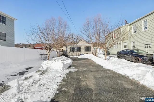 $395,000 | 631 Valley Street, Orange, NJ 07050