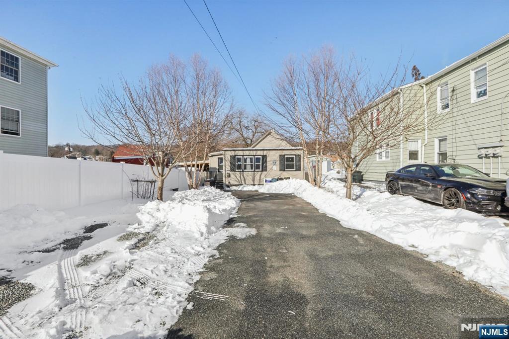 631 Valley Street Orange, NJ 07050 - Photo 3 of 36