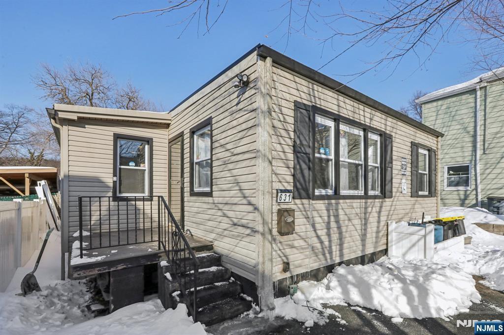 631 Valley Street Orange, NJ 07050 - Photo 5 of 36