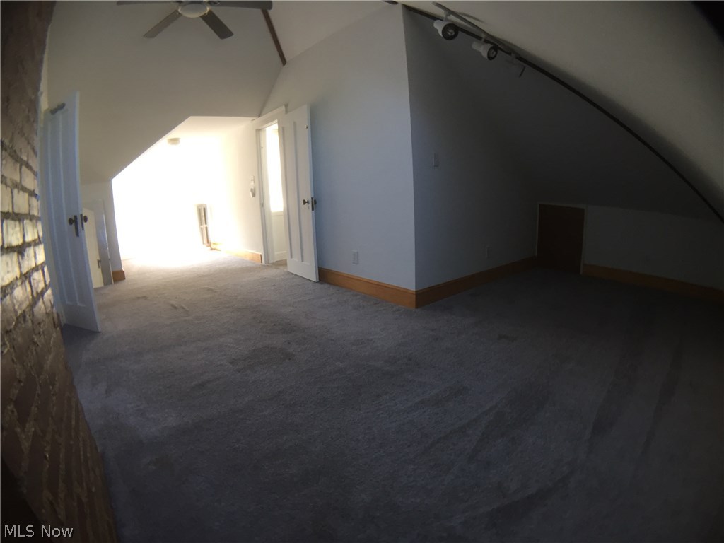 3065 East Overlook Road Cleveland, OH 44118 - Photo 17 of 24 3rd floor suite - Cottage Grove side