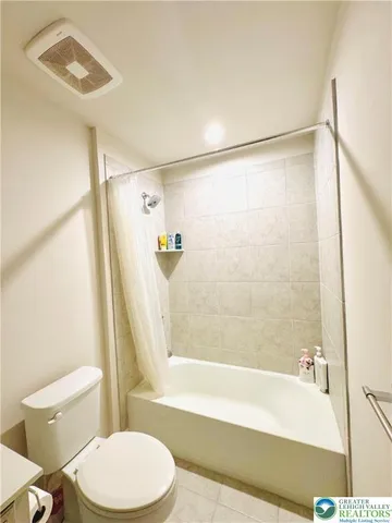 $699,000 | 6405 Robin Road, Lower Macungie Township, PA 18062