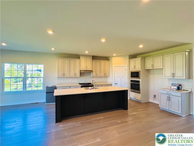 $699,000 | 6405 Robin Road, Lower Macungie Township, PA 18062