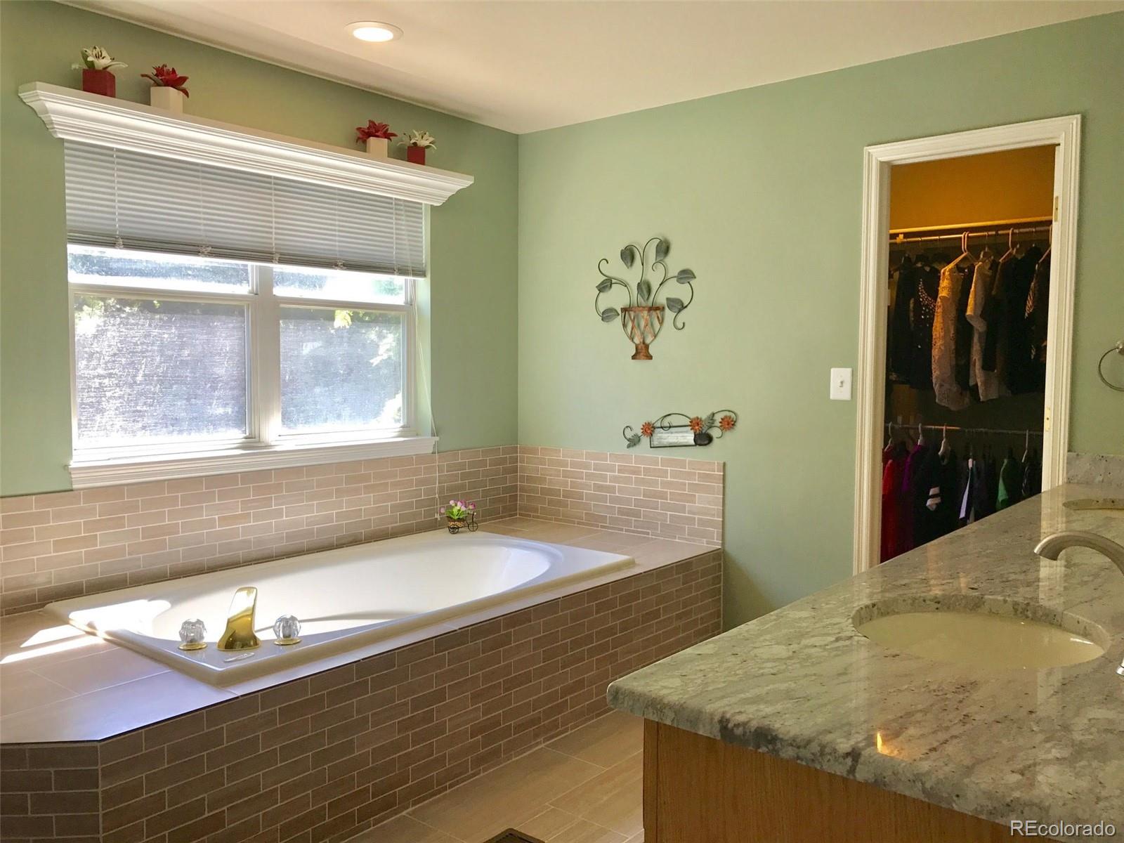 9388 Desert Willow Road Highlands Ranch, CO 80129 - Photo 14 of 25 Gallery Image 14