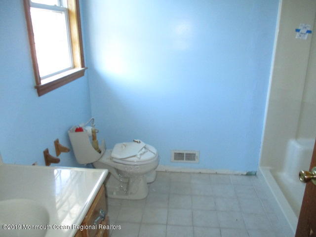 133 Yeoman Road Manahawkin, NJ 08050 - Photo 14 of 16 133 Yeoman (43)