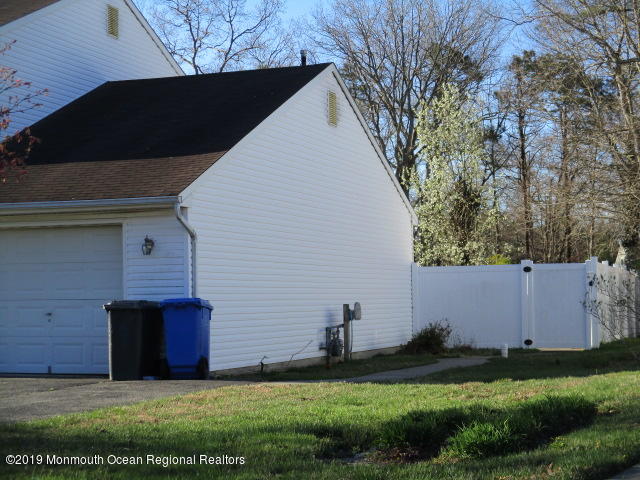 133 Yeoman Road Manahawkin, NJ 08050 - Photo 3 of 16 133 Yeoman (10)