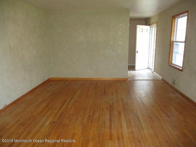 133 Yeoman Road Manahawkin, NJ 08050 - Photo 4 of 16 133 Yeoman (25)