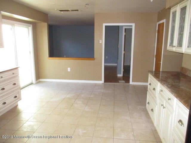 133 Yeoman Road Manahawkin, NJ 08050 - Photo 6 of 16 133 Yeoman (28)