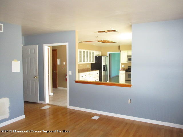 133 Yeoman Road Manahawkin, NJ 08050 - Photo 7 of 16 133 Yeoman (32)