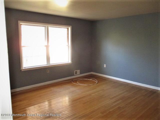 133 Yeoman Road Manahawkin, NJ 08050 - Photo 8 of 16 133 Yeoman (31)