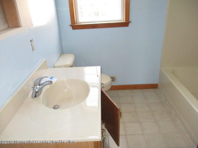 133 Yeoman Road Manahawkin, NJ 08050 - Photo 10 of 16 133 Yeoman (37)