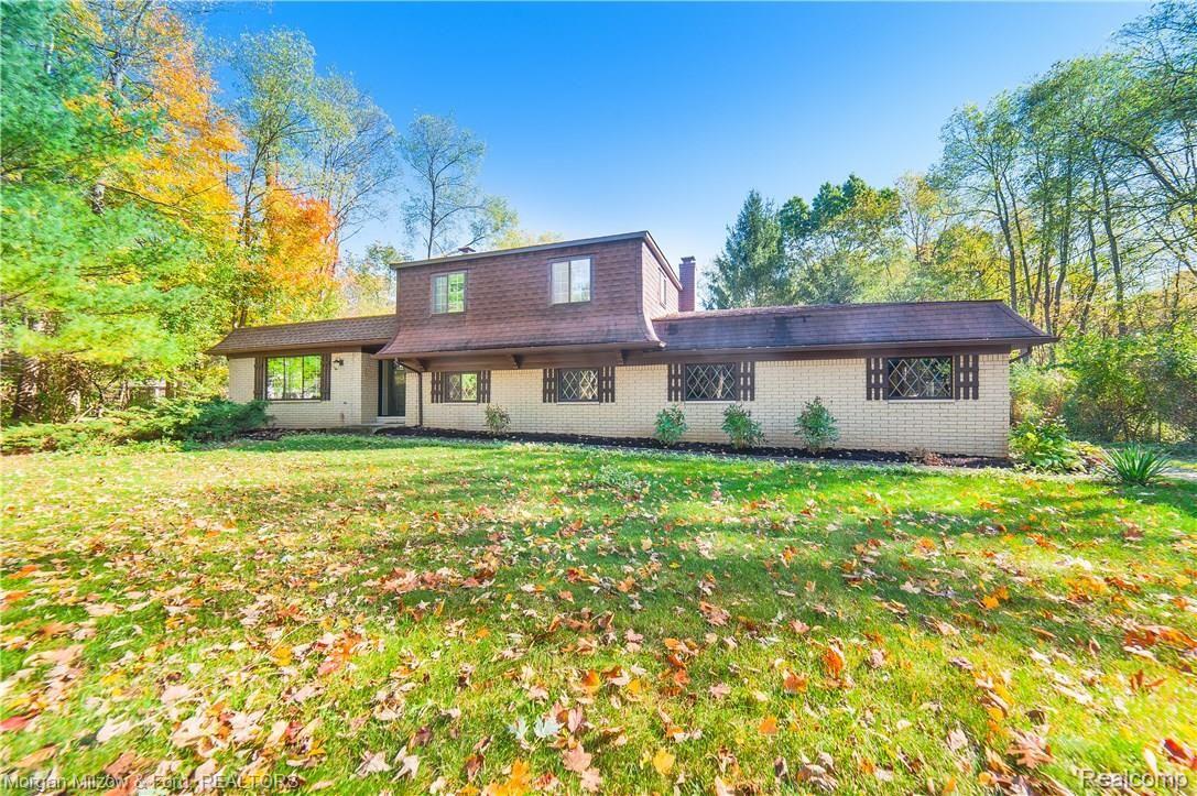 7510 Perry Lake Road Clarkston, MI 48348 - Photo 3 of 47 7510 Perry Lake-3.jpg