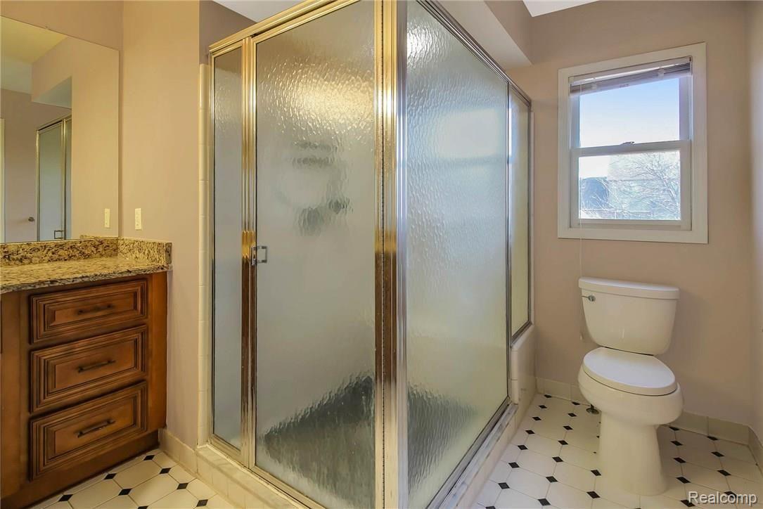 3079 Lexham Lane Rochester, MI 48309 - Photo 18 of 37 IMG_2872_blended.jpg