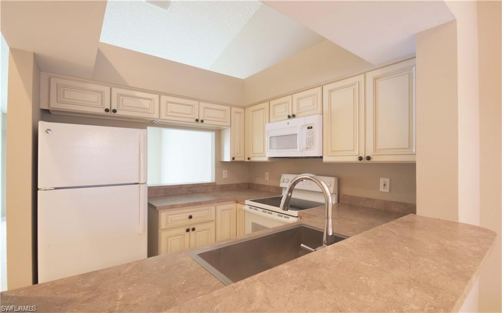 125 Wading Bird Circle, Unit C205 Naples, FL 34110 - Photo 5 of 22