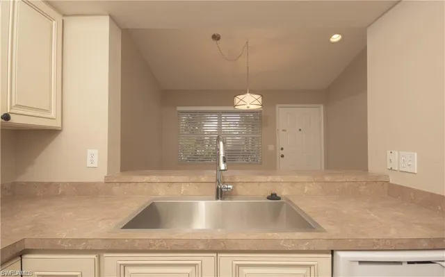 $2,000 | 125 Wading Bird Circle, Unit C205, Naples, FL 34110