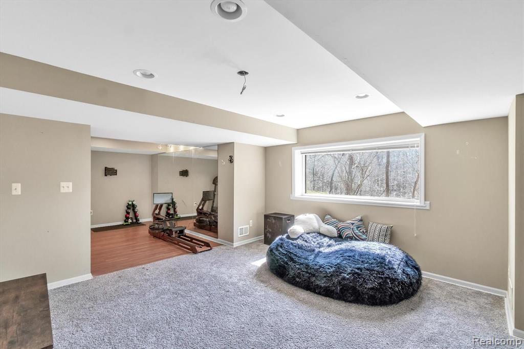 34412 Quaker Valley Road Farmington Hills, MI 48331 - Photo 43 of 57