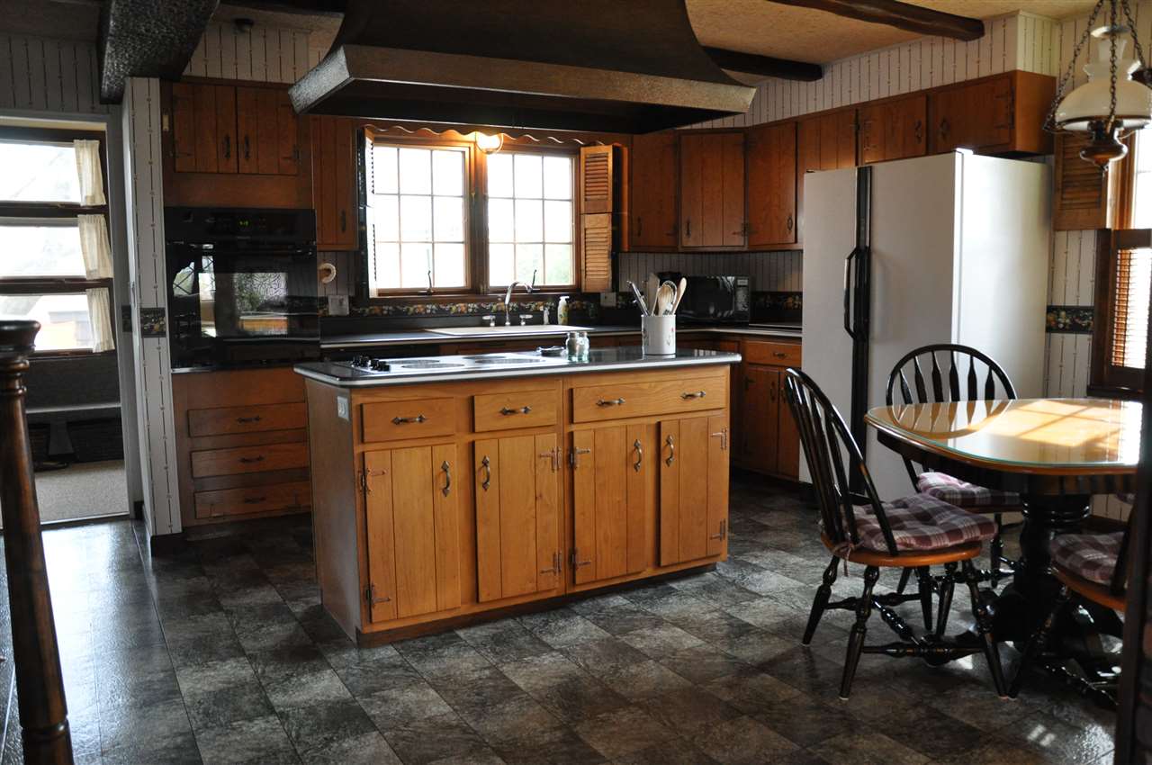 901 Cilley Road Manchester, NH 03103 - Photo 4 of 28