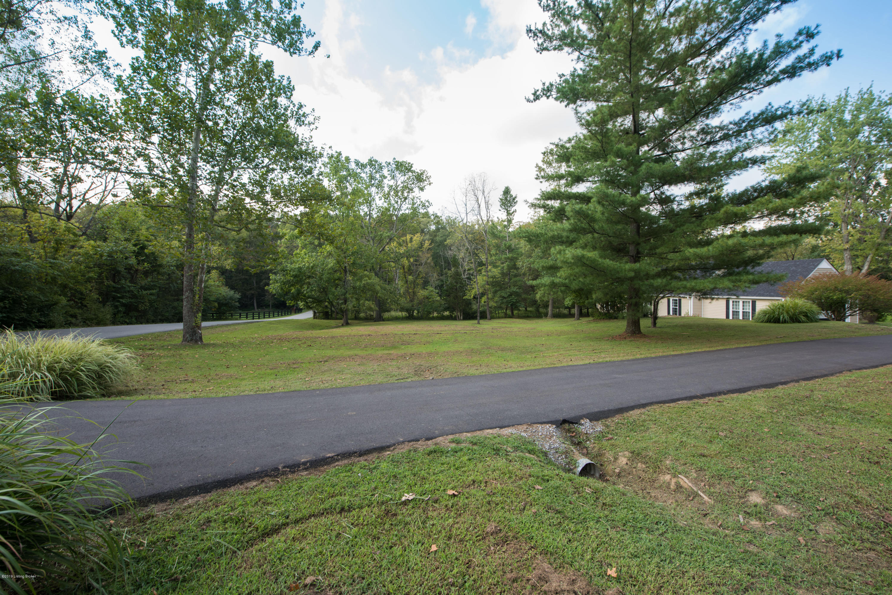 3408 Sycamore Road La Grange, KY 40031 - Photo 4 of 55 DSC_8581