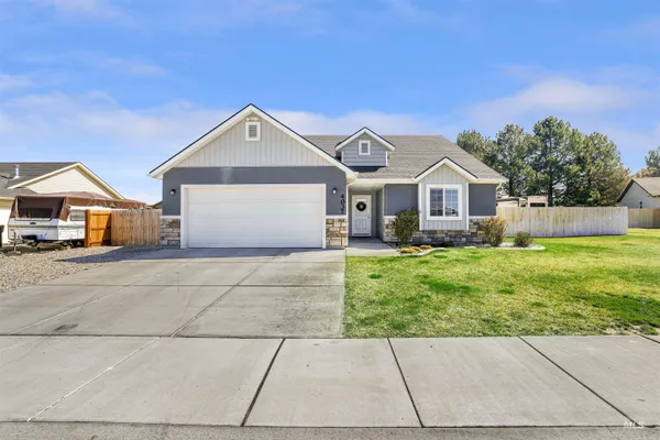 $385,000 | 4037 North Blue Cascade Court East, Buhl, ID 83316