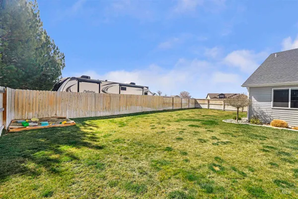 $385,000 | 4037 North Blue Cascade Court East, Buhl, ID 83316